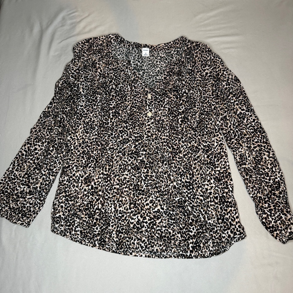 Old Navy XS Cheetah Print Long Sleeve